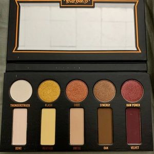 Kat Von D metal matte eyeshadow palette